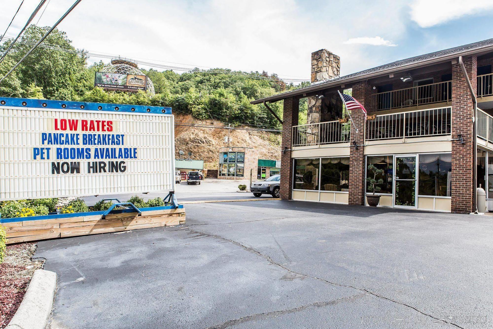 Wild Bear Inn Pigeon Forge Exteriér fotografie