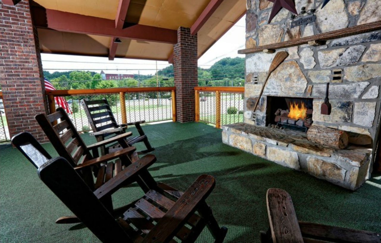 Wild Bear Inn Pigeon Forge Exteriér fotografie